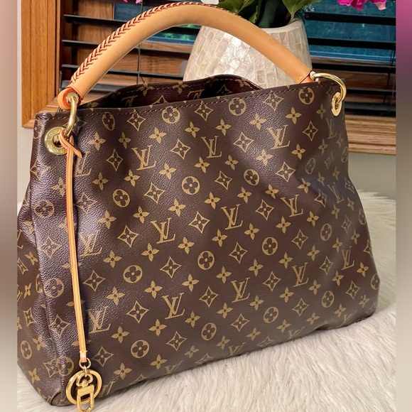 HOLD🔥Authentic LOUIS VUITTON Monogram Artsy MM Bag - Picture 3 of 16